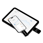 BitBox02 Nova am Tablet, davor ein Telefon mit derselben App