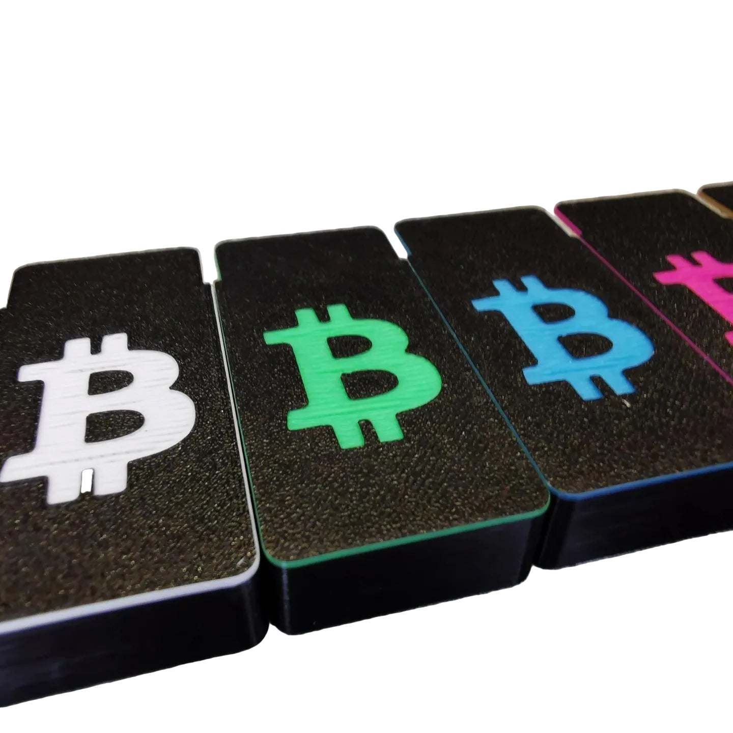 BitBox02 Cover in verschiedenen Designs mit Bitcoin- und HODL-Logo zum Schutz der Hardware Wallet