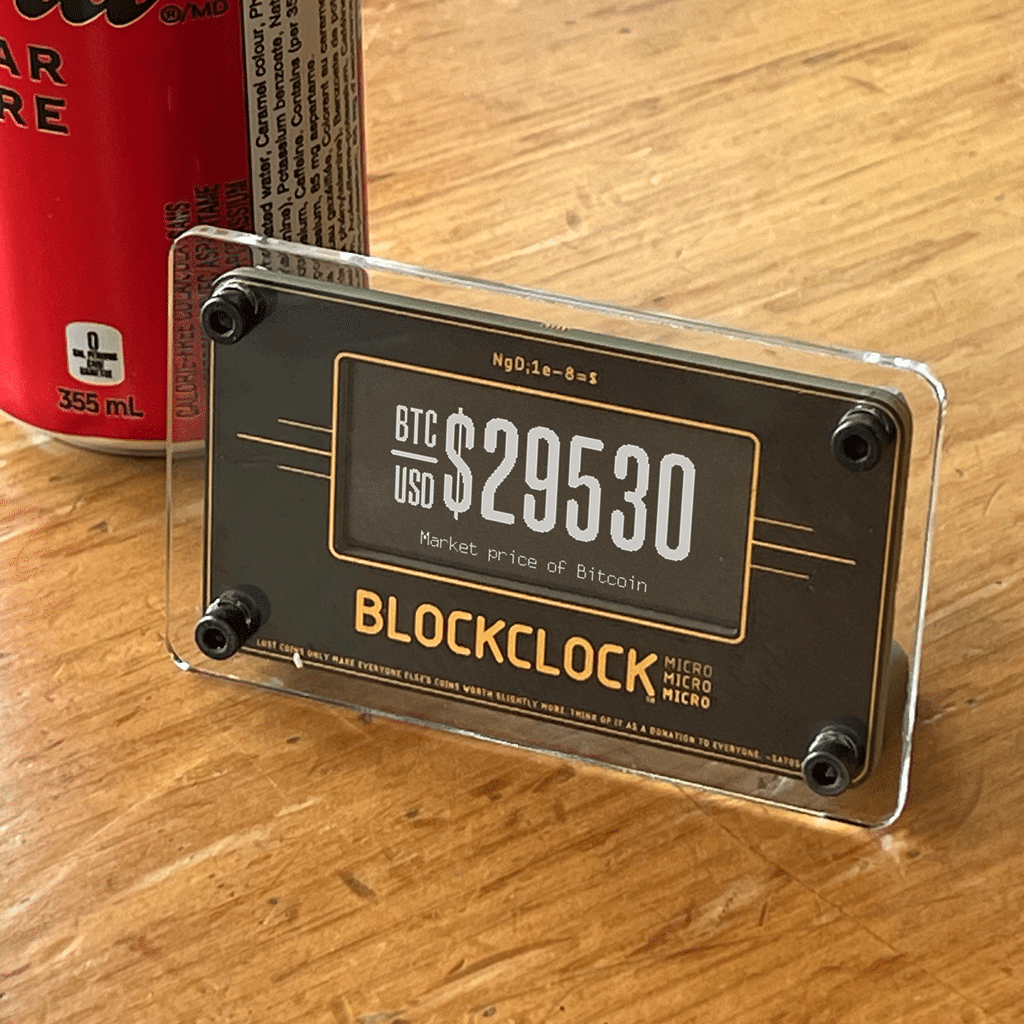 Blockclock Micro kompakte Bitcoin-Anzeige mit Echtzeitdaten, USB-C Strom, WLAN, stilvolles Desk-Accessoire