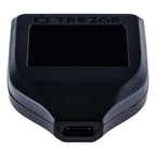 Trezor Model T schräg von vorn mit USB-C-Buchse an der Unterseite