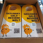 Türhänger mit Aufschrift Bitcoin ist Gesundes Geld für die gesundes-geld.info Kampagne