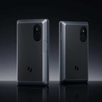 Zwei Keystone 3 Pro nebeneinander, Rückseiten mit Kamera und Zeichen