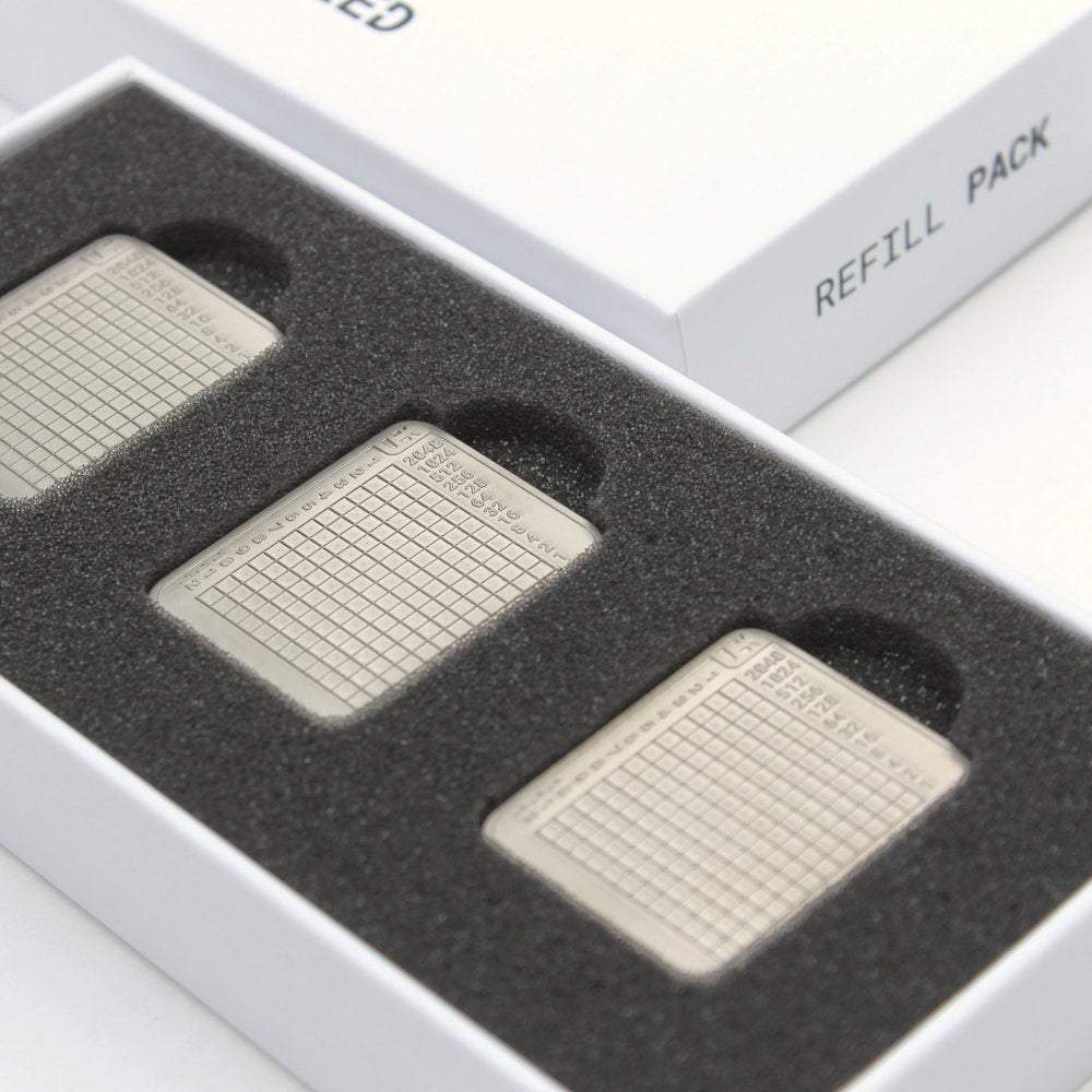 Refill Pack schräg von oben, drei Platten in den Aussparungen