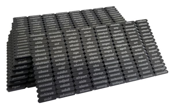 SeedSticks Set mit 1024 lasergravierten Acrylstäbchen und handgefertigtem Stoffbeutel für maximale Entropie und sichere Bitcoin-Seed-Generierung.