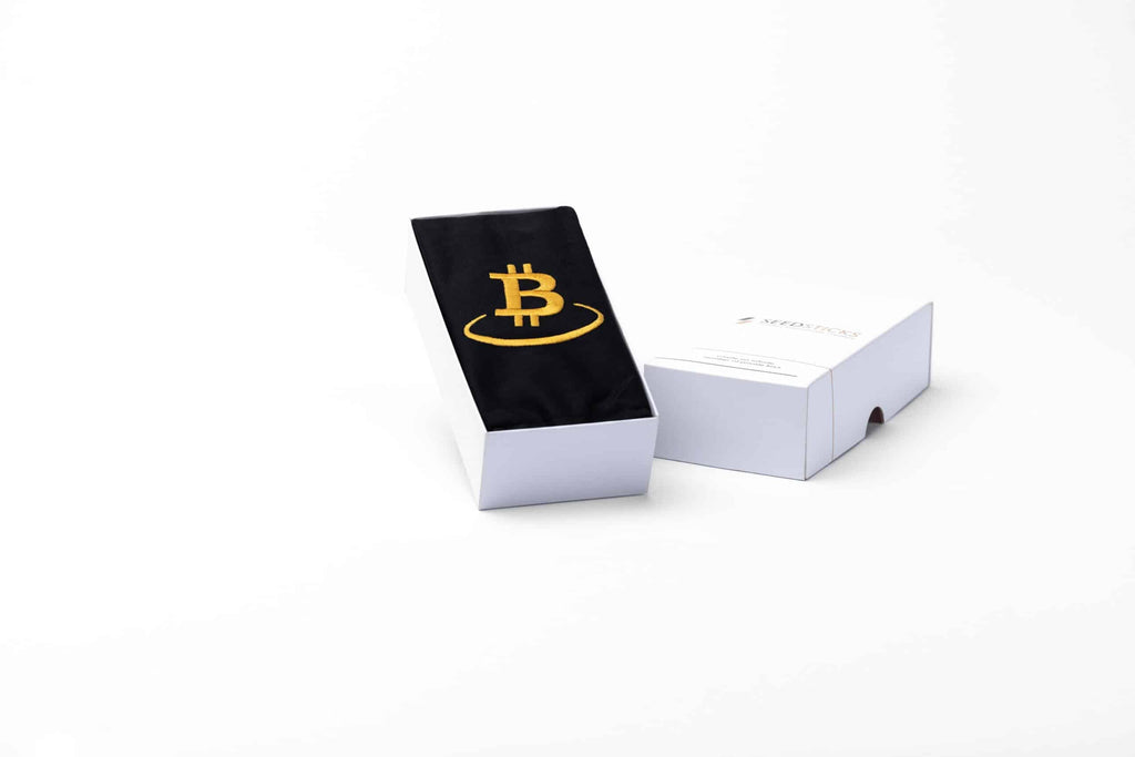 SeedSticks Set with 1024 laser-engraved acrylic sticks and handmade fabric pouch for secure Bitcoin seed generation