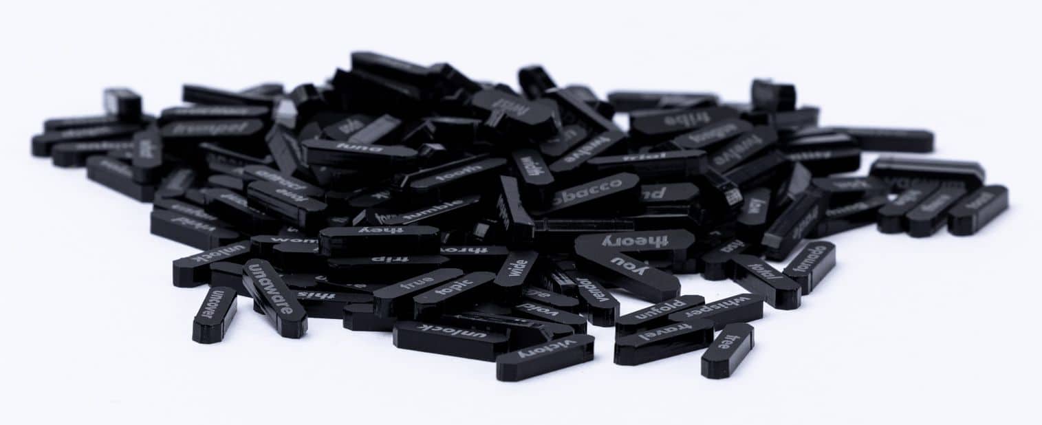 SeedSticks Set mit 1024 doppelseitig gravierten Acrylstäbchen und handgefertigtem Stoffbeutel zur sicheren Bitcoin Seed-Erstellung