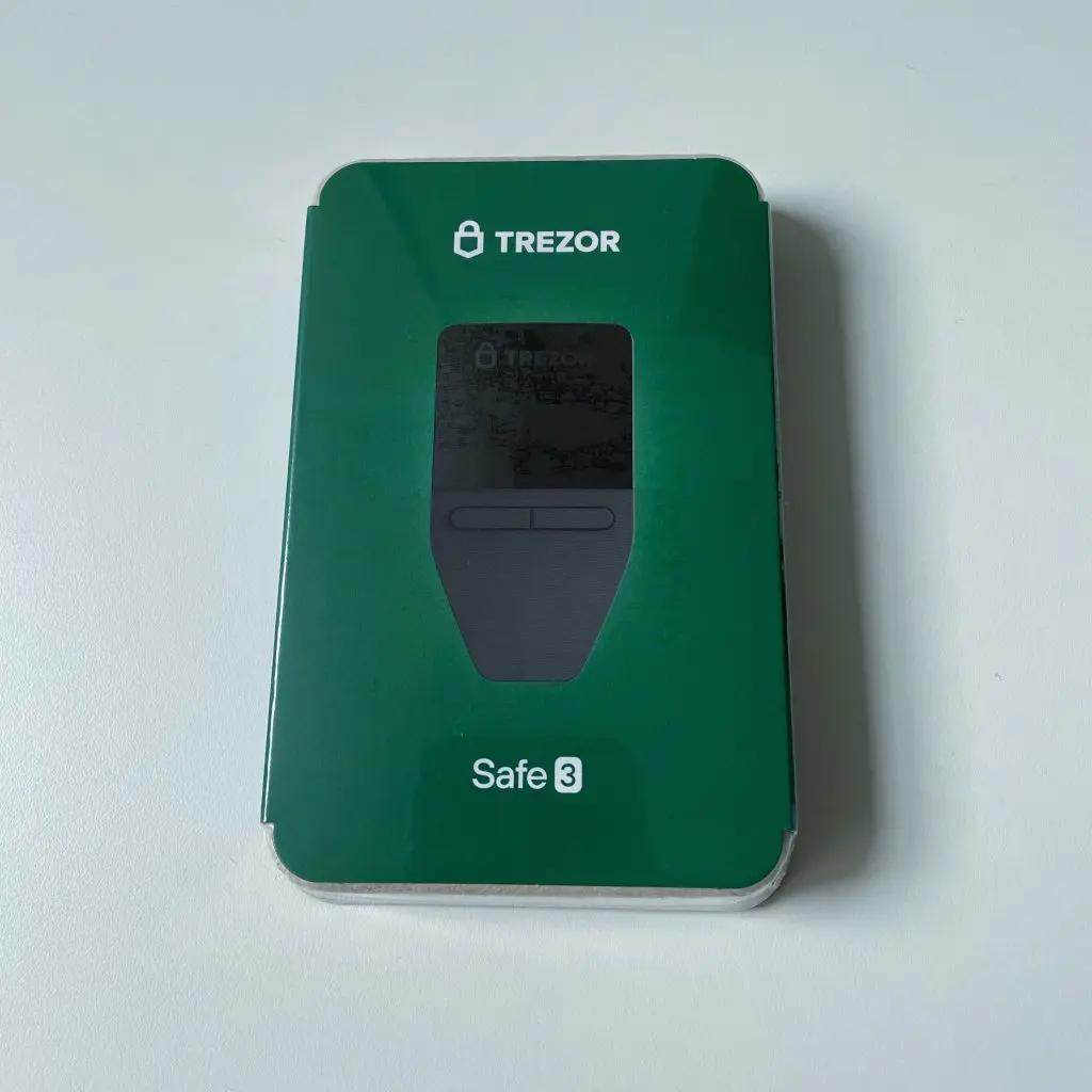 Trezor Safe 3 Hardware Wallet in verschiedenen Farben mit Secure Element und USB-C-Kabel